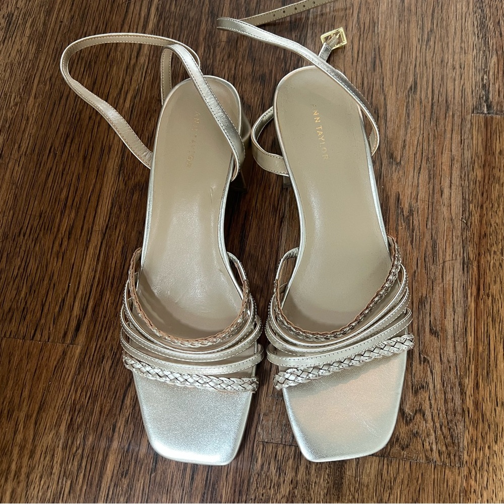Gold Ann Taylor Block Heel Sandal - Never Worn! - Picture 2 of 8